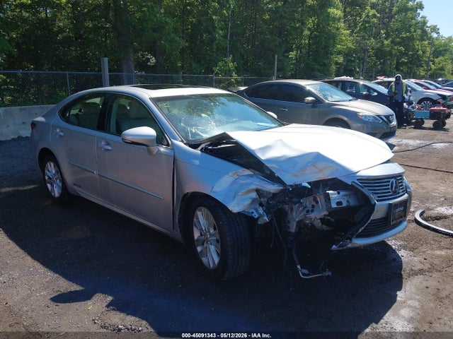 Salvage Lexus Es Image