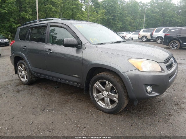 Salvage Toyota RAV4 Image