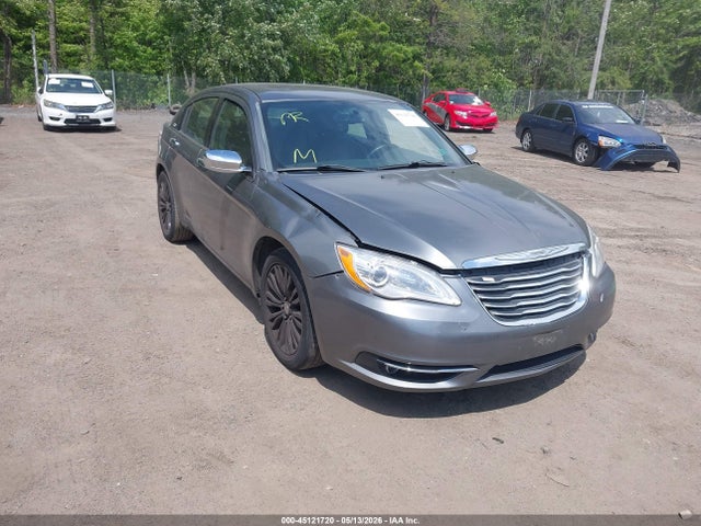 Salvage Chrysler 200 Image