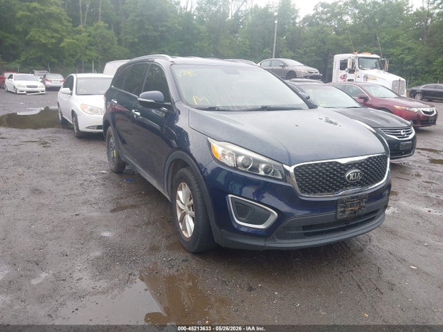 Salvage Kia Sorento Image