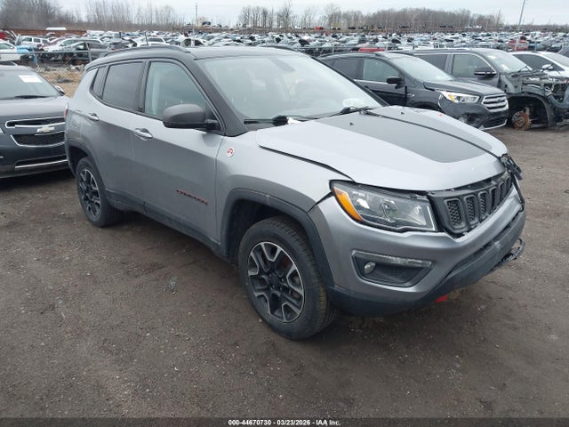Salvage Jeep Compass Image