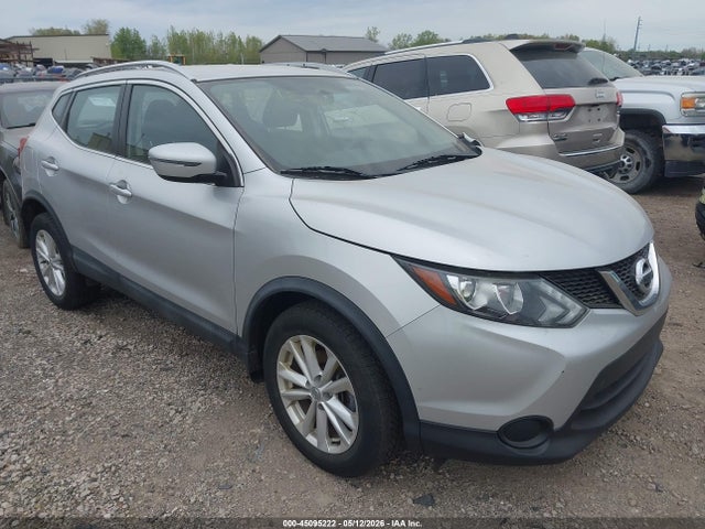 Salvage Nissan Rogue Image