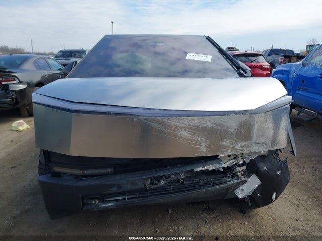 Tesla Cybertruck All-wheel Drive