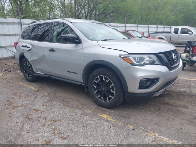 Salvage Nissan Pathfinder Image
