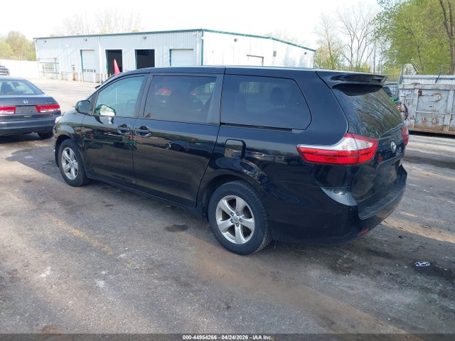 Toyota Sienna L 7 Passenger