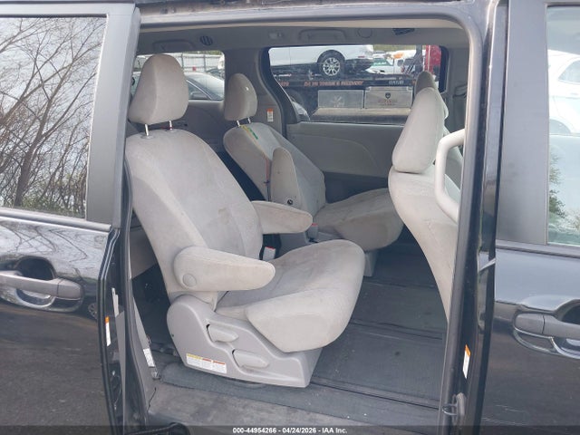 Toyota Sienna L 7 Passenger
