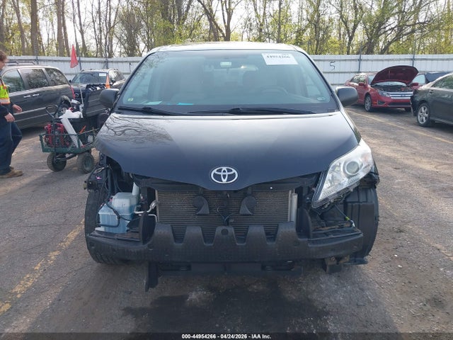 Toyota Sienna L 7 Passenger