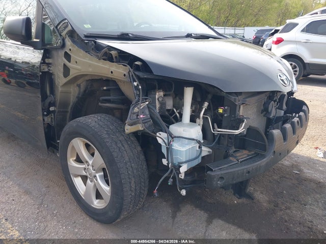 Toyota Sienna L 7 Passenger