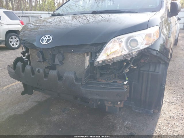 Toyota Sienna L 7 Passenger
