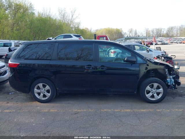 Toyota Sienna L 7 Passenger
