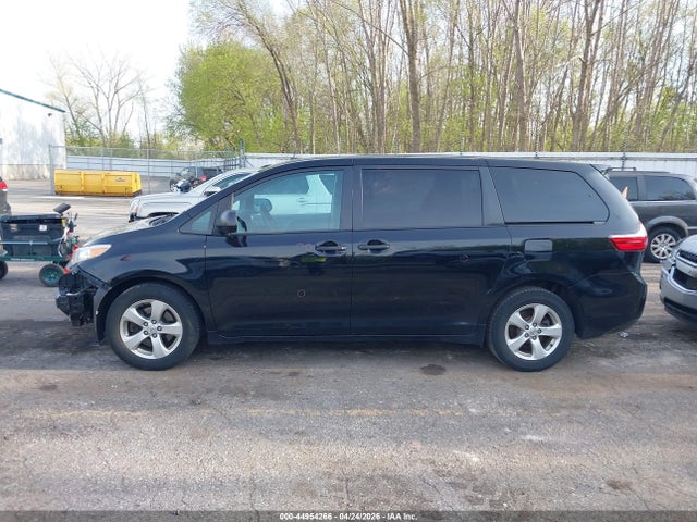 Toyota Sienna L 7 Passenger