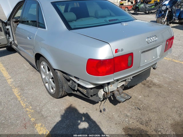 Audi S8 4.2
