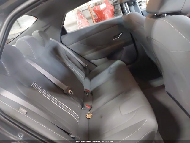 Hyundai ELANTRA Sel