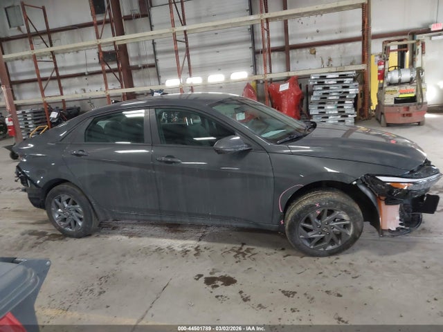 Hyundai ELANTRA Sel