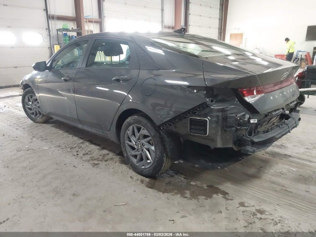 Hyundai ELANTRA Sel