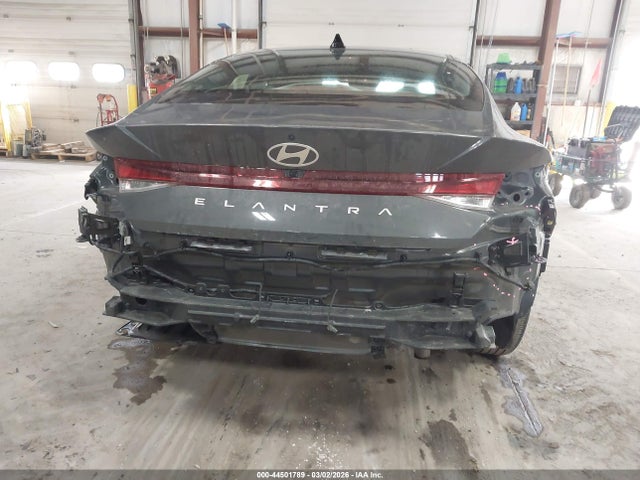 Hyundai ELANTRA Sel