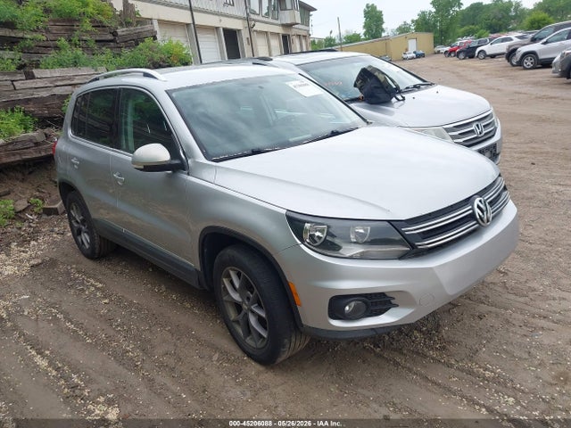 Salvage Volkswagen Tiguan Image