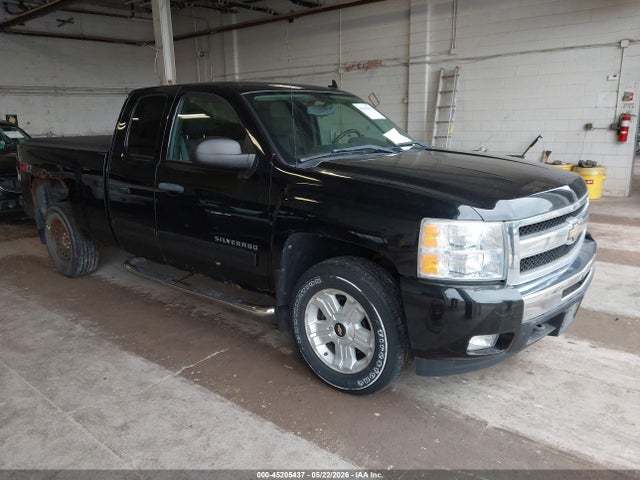 Salvage Chevrolet Silverado 1500 Image