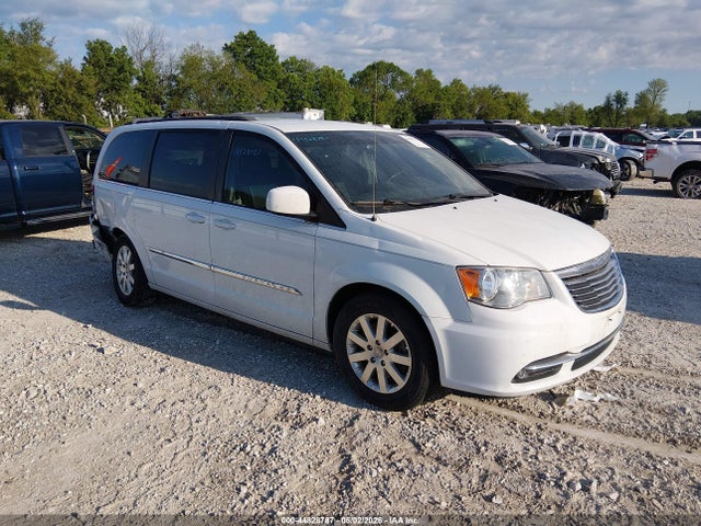 Salvage Chrysler Town & Country Image