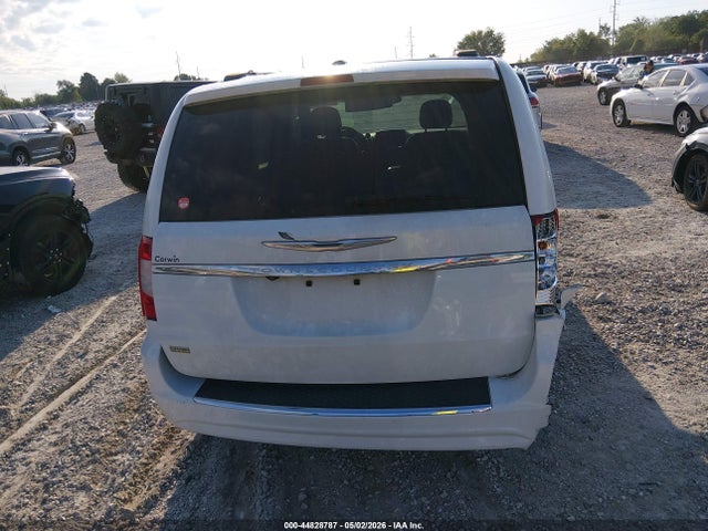 Chrysler Town & Country Touring