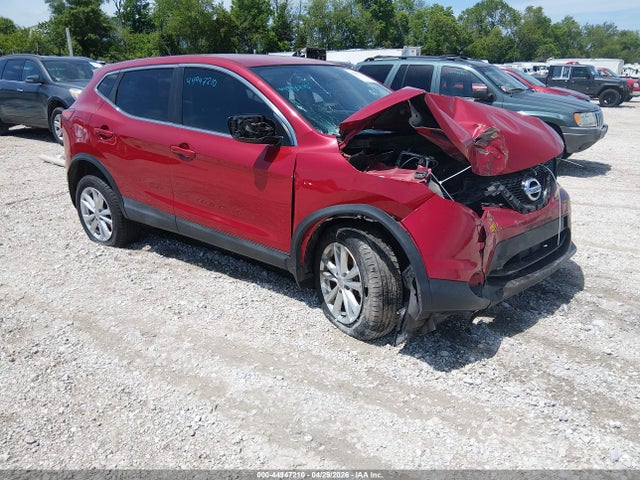 Salvage Nissan Rogue Image