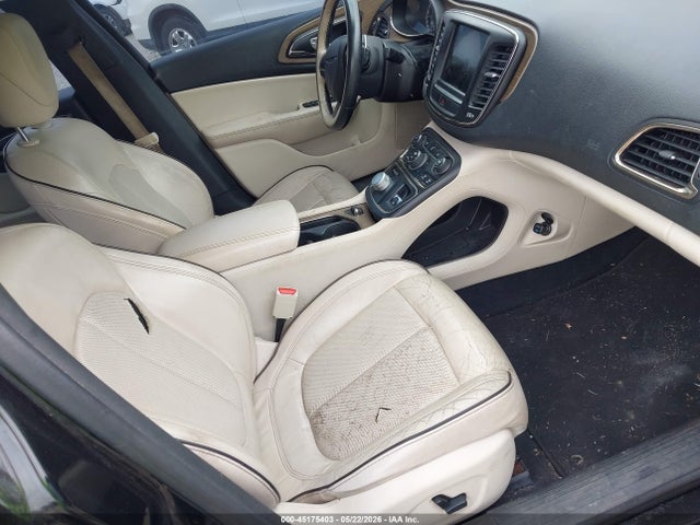 Chrysler 200 C