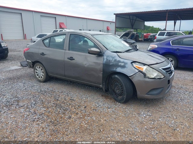 Salvage Nissan Versa Image