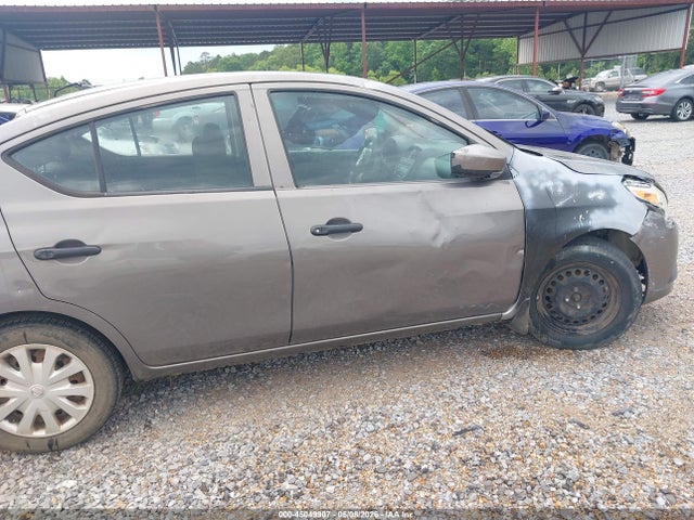 Nissan Versa 1.6 S+