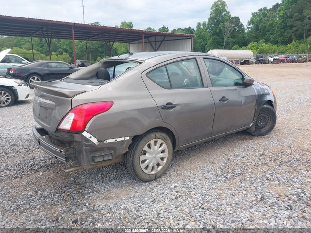 Nissan Versa 1.6 S+