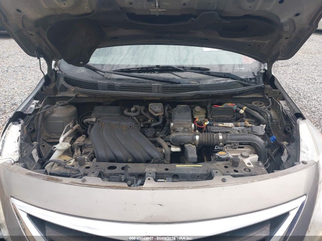 Nissan Versa 1.6 S+