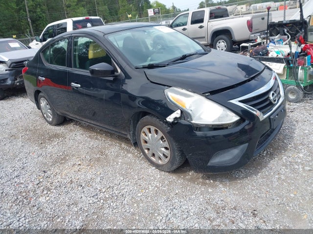 Salvage Nissan Versa Image
