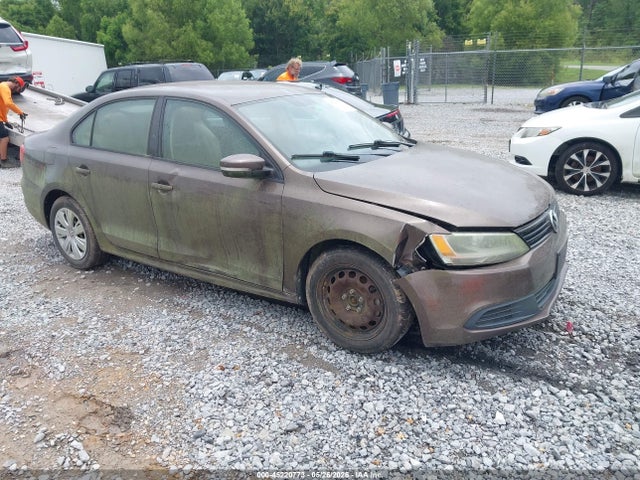 Salvage Volkswagen Jetta Image