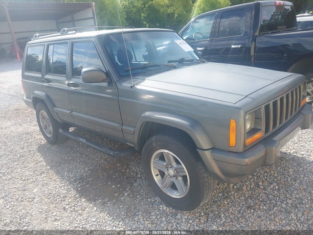 Salvage Jeep Cherokee Image