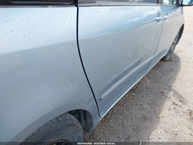 Toyota Sienna Le