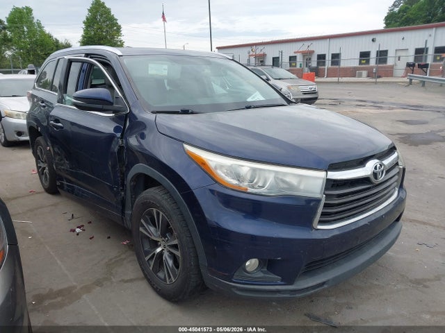 Salvage Toyota Highlander Image