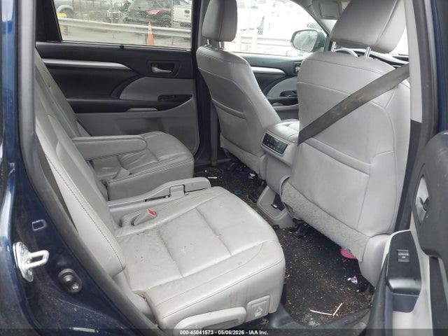 Toyota Highlander Xle V6