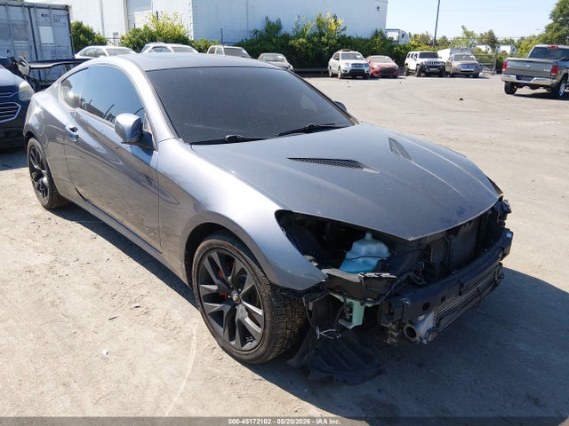 Salvage Hyundai Genesis Image