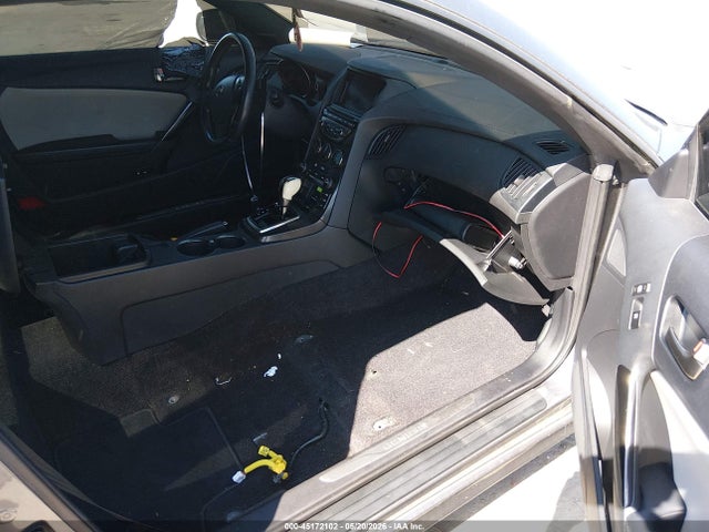 Hyundai Genesis 2.0t Premium