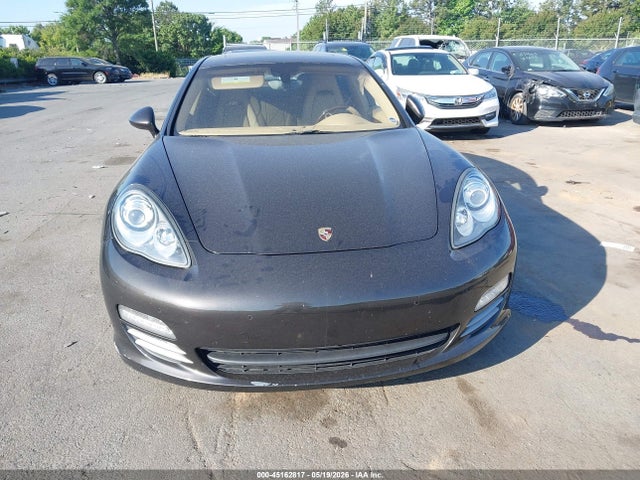 Porsche Panamera 4