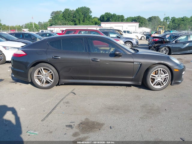 Porsche Panamera 4