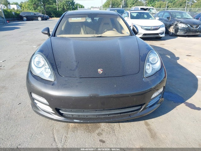 Porsche Panamera 4