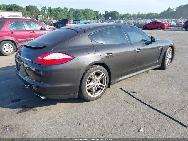 Porsche Panamera 4