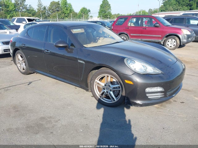 Salvage Porsche Panamera Image
