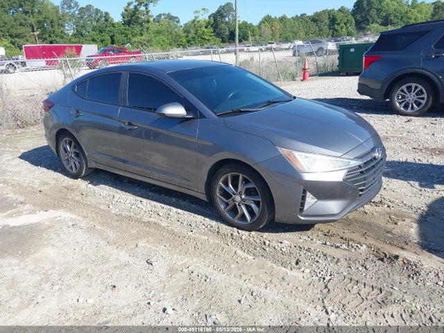 Salvage Hyundai ELANTRA Image