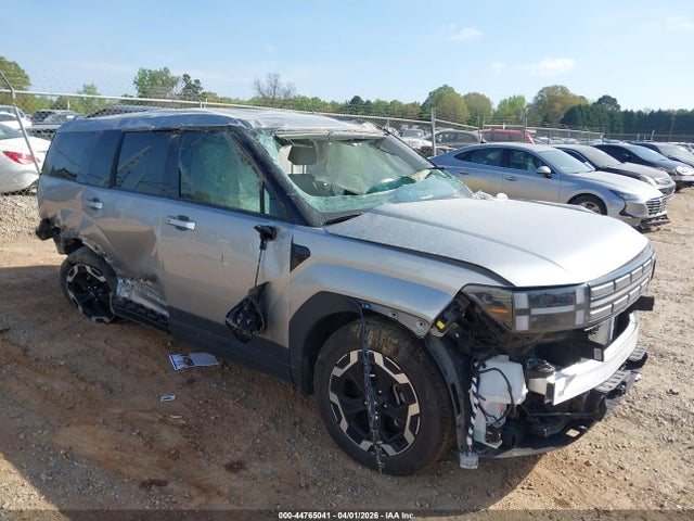 Salvage Hyundai SANTA FE Image