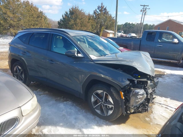 Salvage Hyundai TUCSON Image