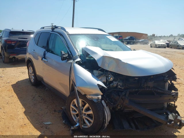 Salvage Nissan Rogue Image
