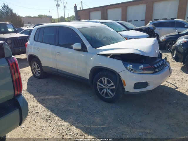 Salvage Volkswagen Tiguan Image
