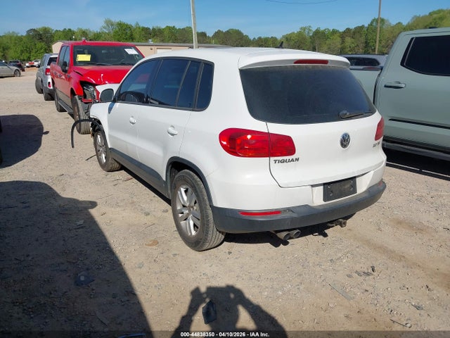 Volkswagen Tiguan S