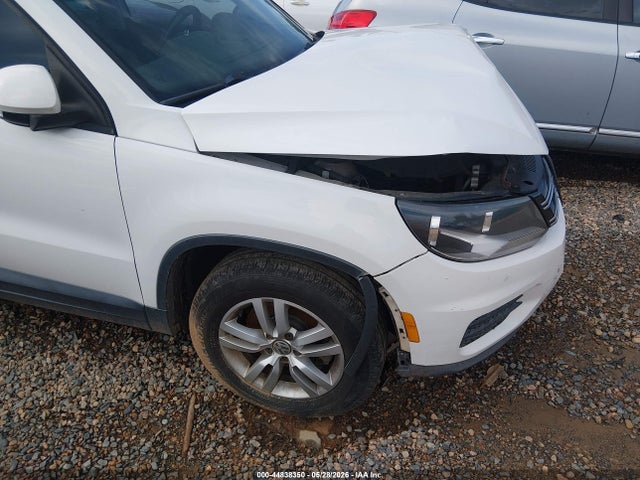 Volkswagen Tiguan S